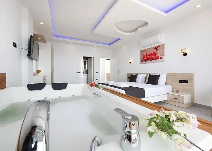 Upperhouse Kalkan - Private Sea View - Heated Indoor Pool - Kalkan فيلة كاس